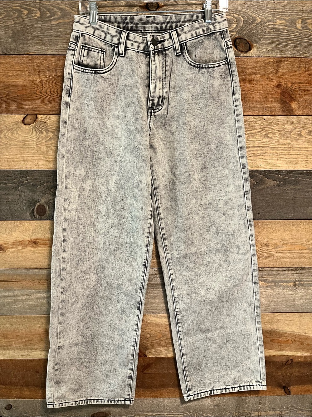 Teen Girl AcidWashed Light Gray Straight-Leg Jeans with bow detail. Sz 16Y